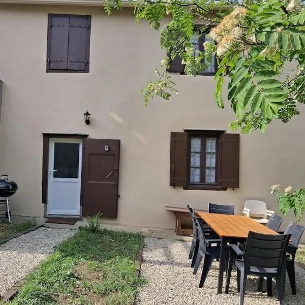 La maison de la prise d'Alzeau, hotel in Lacombe