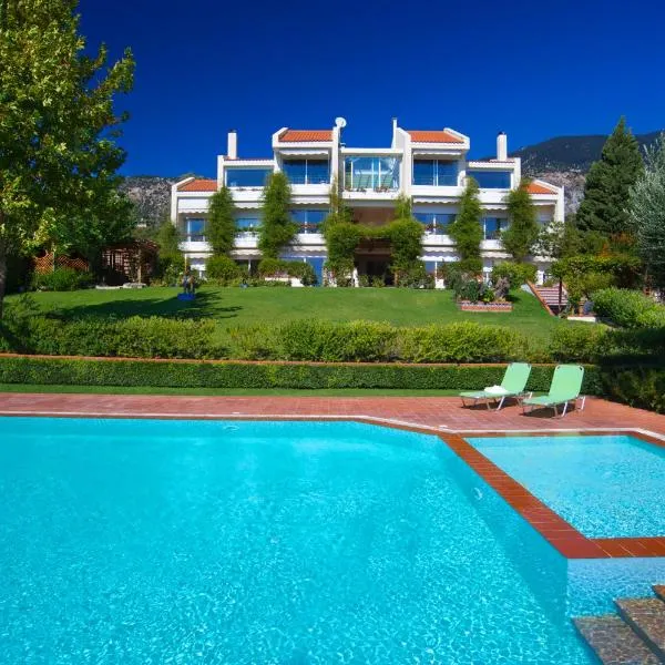 Felix Residence & Lucia Simona Villas, hotel Muszátában