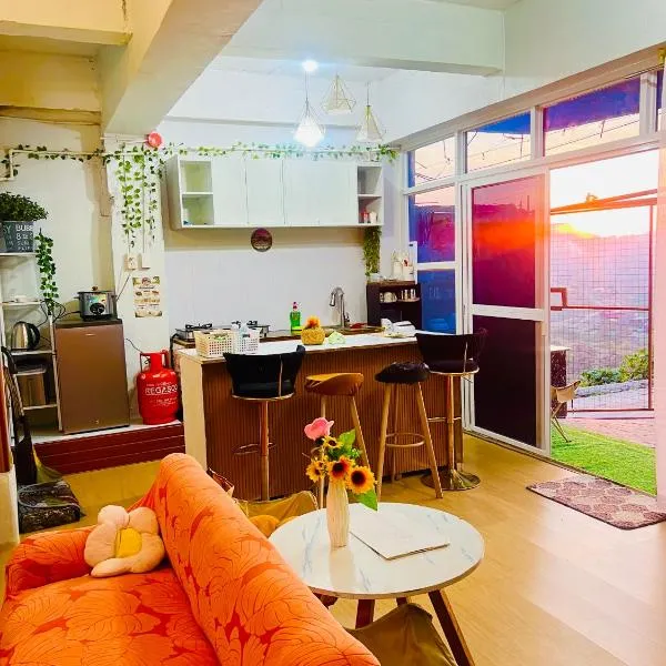 Baguio Summerfield HomeStaycation Overlooking Strawberry Farm Sunset-view, hotel v destinaci Baguio