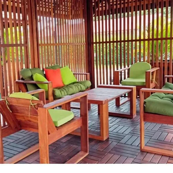 Modern 2BR Apt Kitchen WIFI and AC in North Paramaribo, hotel sa Paramaribo