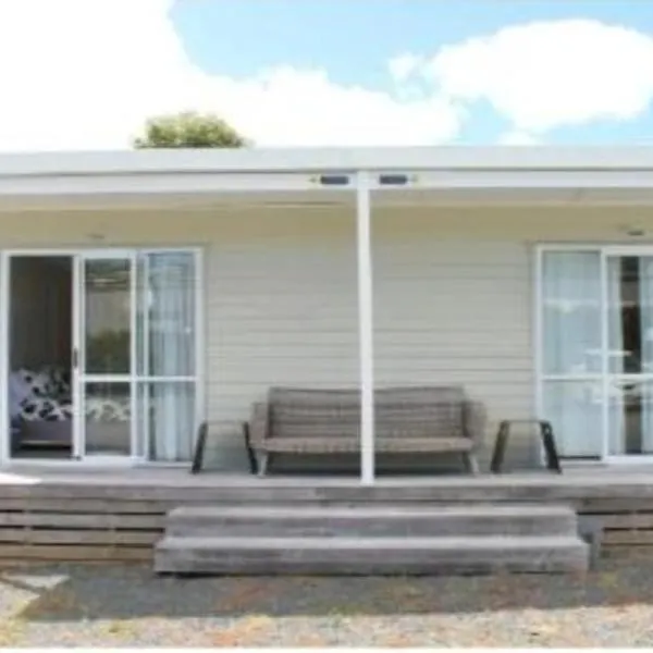 Raglan park rest and stay cabins - Private studio, hotel in Raglan