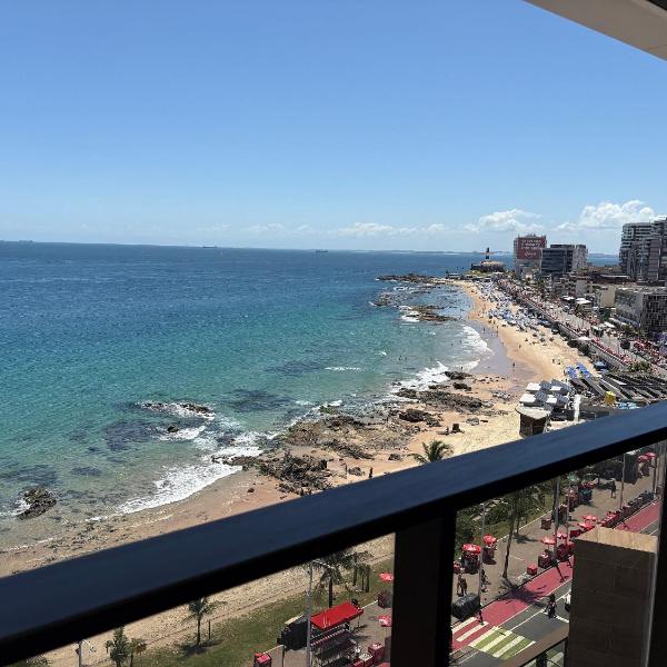 Acorde com vista para o mar e farol da barra