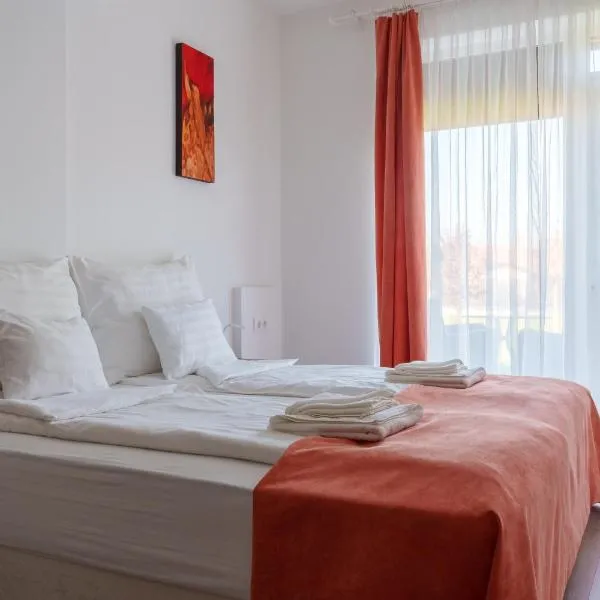 Rozmaring Apartmanház, khách sạn ở Mórahalom