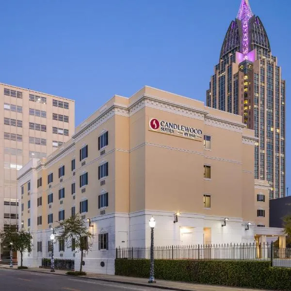 Candlewood Suites Mobile-Downtown by IHG، فندق في موبايل