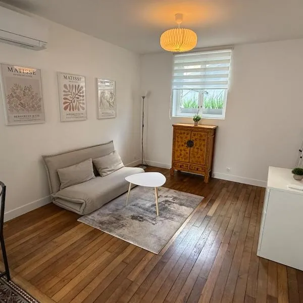 Versailles, 4-person ground-floor apartment, Hotel in Le Chesnay