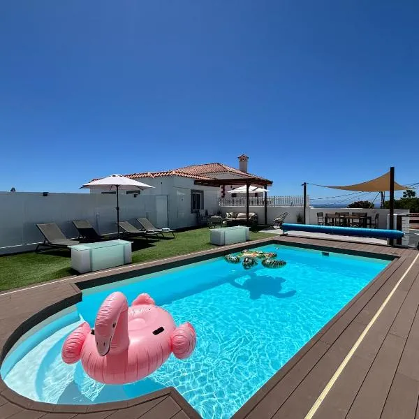 Private pool, parking, BBQ in the South of GC, hotel in Las Palmas de Gran Canaria