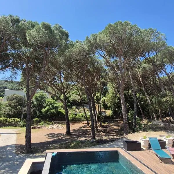 Maison indépendante de 26m2 avec Jardin, Climatisation et accès piscine l'été, khách sạn ở Rochegude-Drome