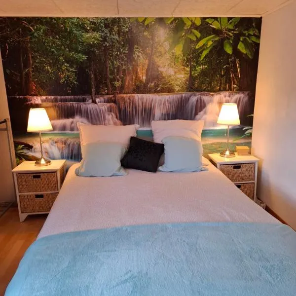 chambre atypique entre mer et collines, מלון בBelgentier