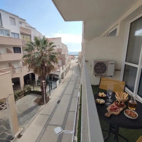 Le Nid de Dothy plage à 2 min 2 piscines Cap d Agde, Hotel in Cap d'Agde