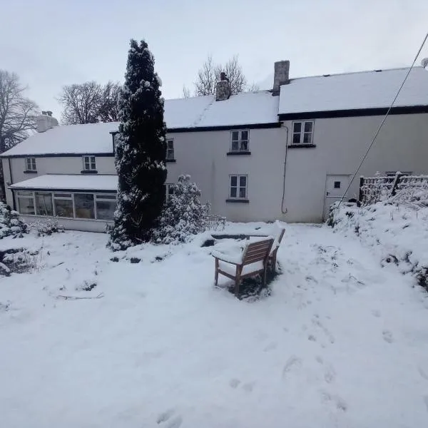 Beechwood Farmhouse, готель у місті Єлвертон