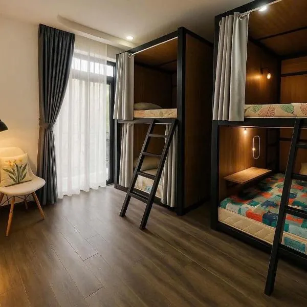 START HOUSE Capsule AIRPORT 5- MIN WALK, hotel in Ho Chi Minh City