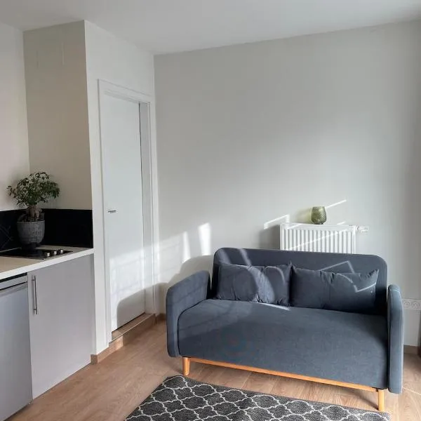 Studio spacieux au calme côté cour - Parking privé - Accès rapide ville, hotell sihtkohas Hochstatt
