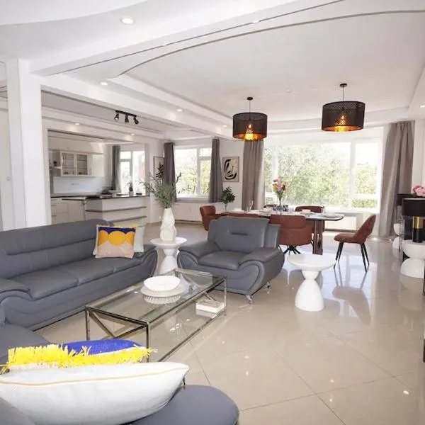 Rubens Loft four bedrooms two bathrooms, hotel en Amberes