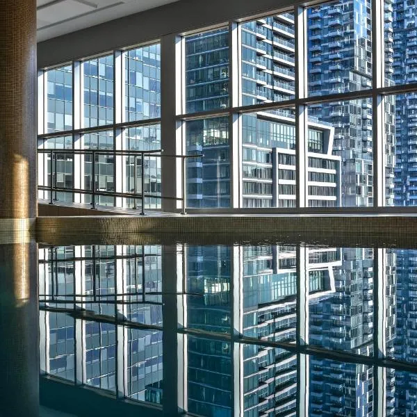 Warwick Le Crystal - Montréal, hotelli Montrealissa