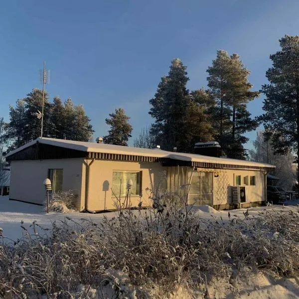 Aurora House, готель у місті Пелло