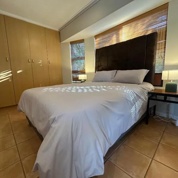 Cute Pool Side Apartment, hotel in Monte Vista