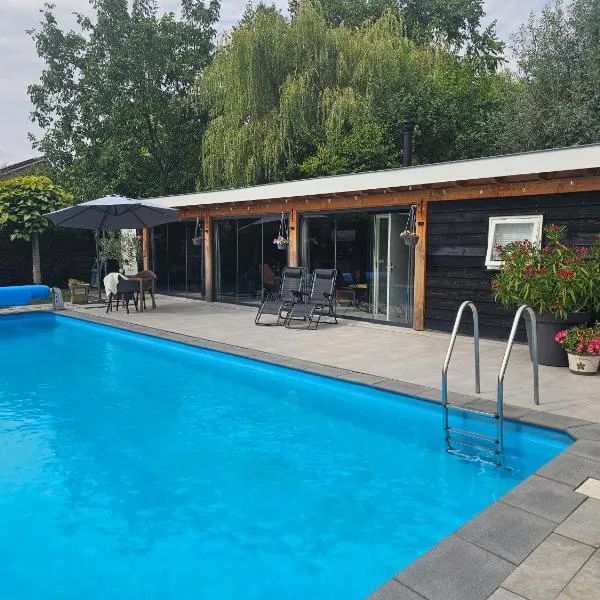 Ham Annex met privé jacuzzi, hotel em Almelo