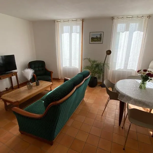 Charmante maison charentaise à Mornac-sur-Seudre, hotel v mestu Mornac-sur-Seudre