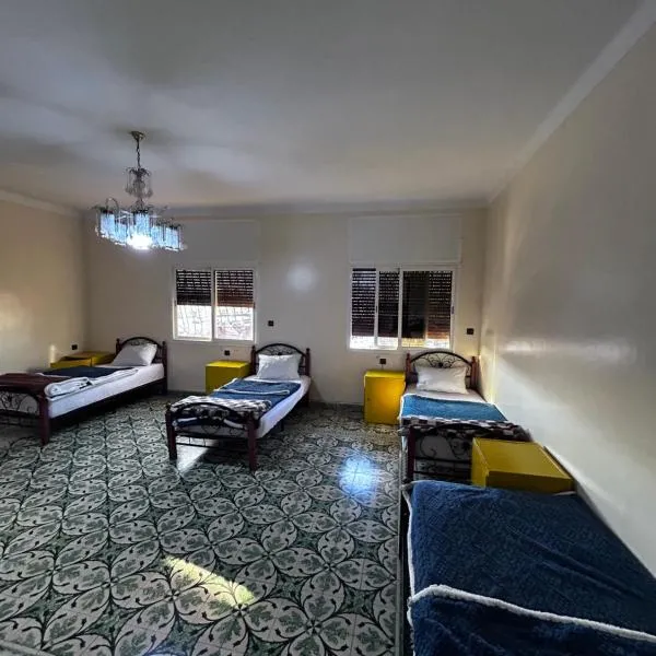 Tabriquet urban shared room, хотел в Сале