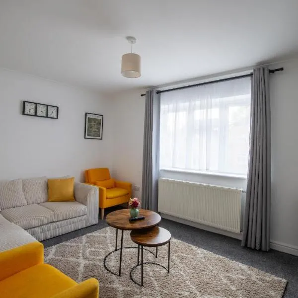 Modern Detached 4-Bedroom 2-Bath Home, Guildford、Stoughtonのホテル