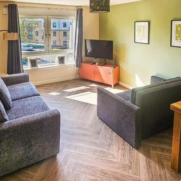 Calm 2-Bed Paisley, close to RAH & Airport, Free Parking, hotel in Paisley