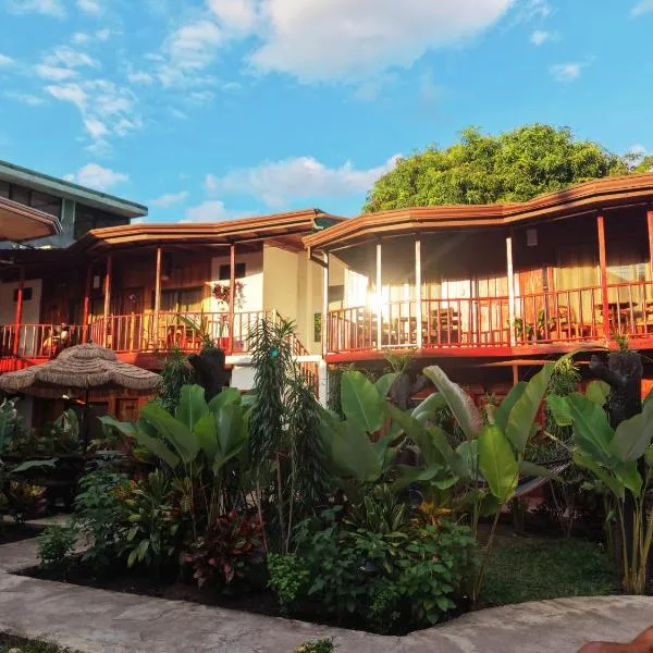 Poshtel Arenal, hotel en Fortuna