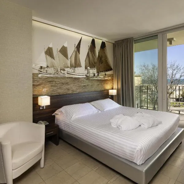 Mercure Rimini Lungomare, hotel en Rímini