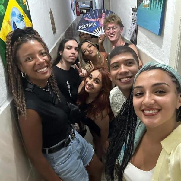 Hostel Cidade Nova, próximo a estação metrô praça 11, onde você tem acesso direto a quaisquer Shows nas praias da zona Sul
