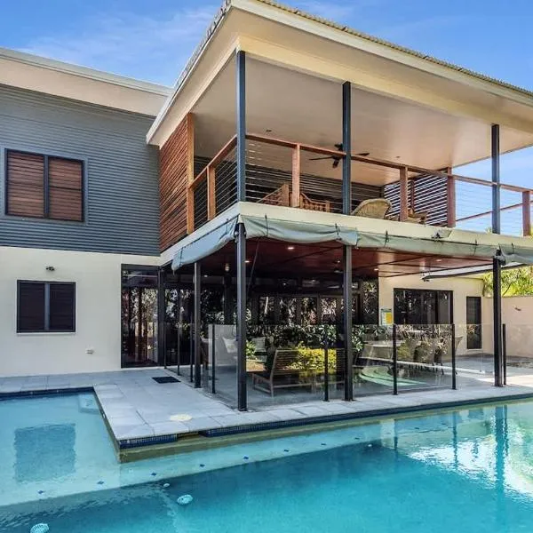 Bramston on the Beach - A Private Poolside Oasis, hotel a Bramston Beach