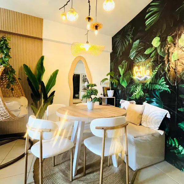 2 Bedroom Modern Cabana at The Atherton Near NAIA Airport Facing Manila Memorial, hotell i Manila