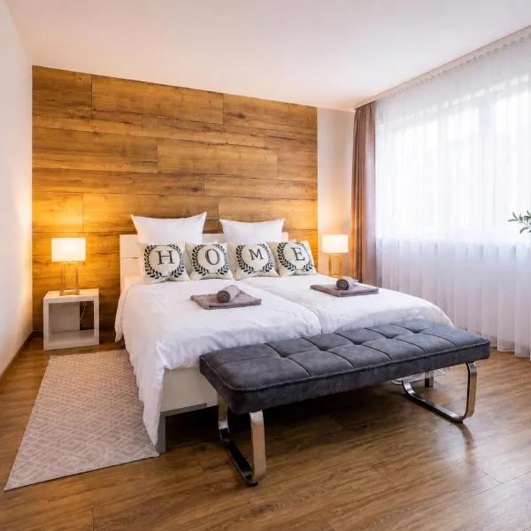Gelbe Koffer - Design-Apartment in Schiffweiler - 2 Parkplätze - Self-Check-in - ruhig & naturnah، فندق في Schiffweiler