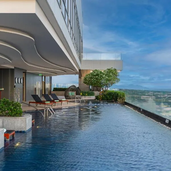 Holiday Inn & Suites Rayong City Centre by IHG، فندق في رايونغ