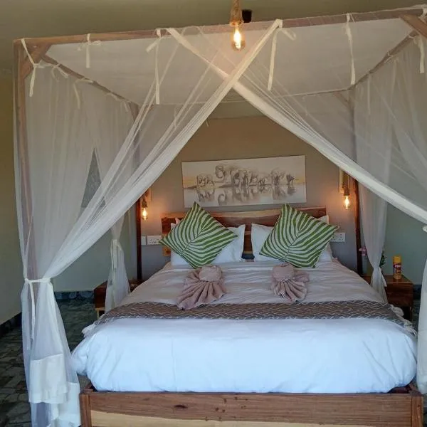 Zambezi River Safari Stay, Game Drives, Canoeing, Fishing, מלון בChirundu