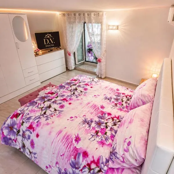 DV House NAPOLI Via toledo QuartieriSpagnoli, хотел в Неапол