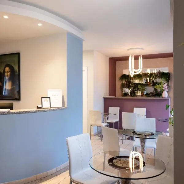 Hotel Rossovino Como, ξενοδοχείο στο Κόμο