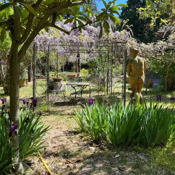 VILLA La Pineta di Sinalunga, vicino a Montepulciano e Val D'Orcia, hotell i Sinalunga
