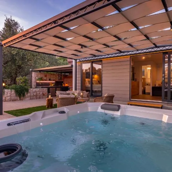 Olive Spa Oasis with Private Jacuzzi and Summer Kitchen, khách sạn ở Orasac