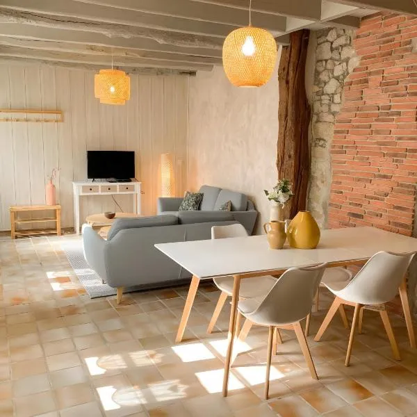 Le Logis de la Forge-10min puydufou, hotel in Mortagne-sur-Sèvre