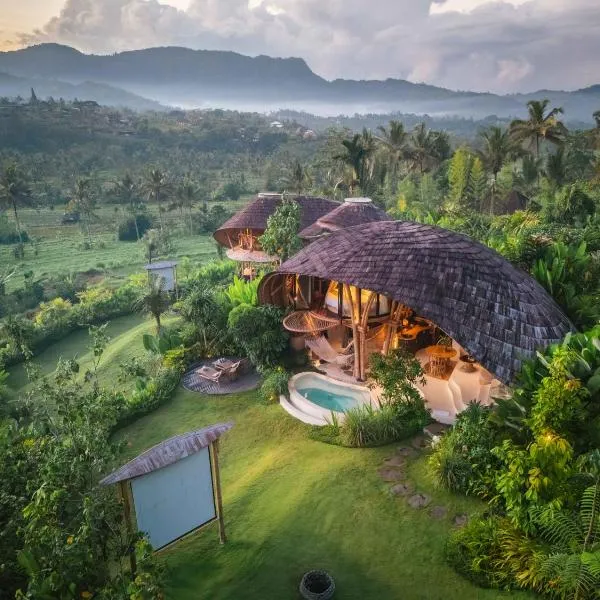 Green Earth Bali luxury Bamboo villas, viešbutis mieste Sidemenas