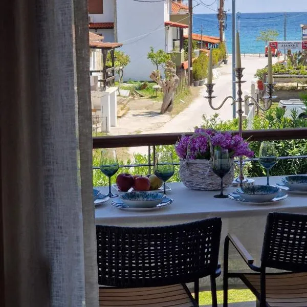 Valia's Kalamitsi Seaside Apartment、カラミツィのホテル