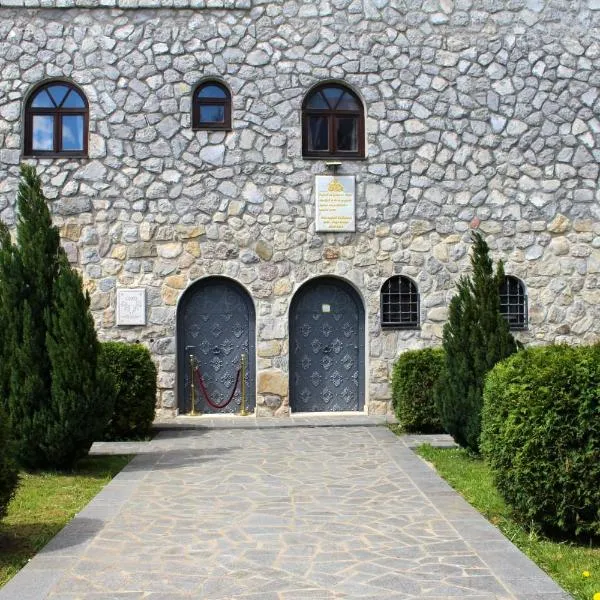 Divan, hotel v destinácii Plav