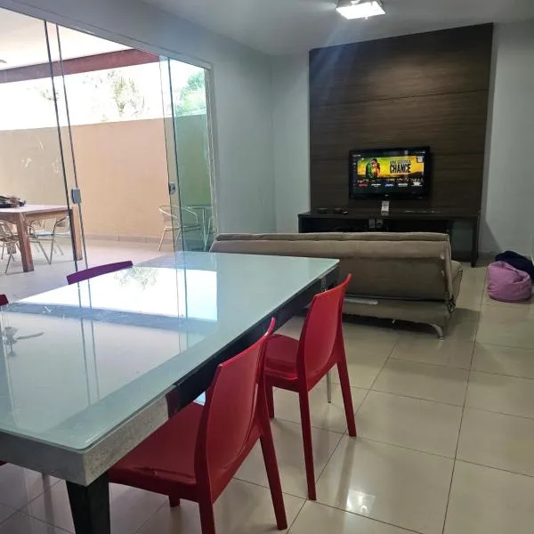 Casa Aconchegante, ideal para famílias e grupos!, hotel sa Goiânia