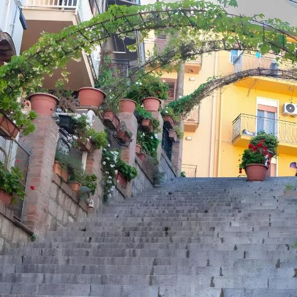 Il Cortile Holiday House, hotell i Caccamo