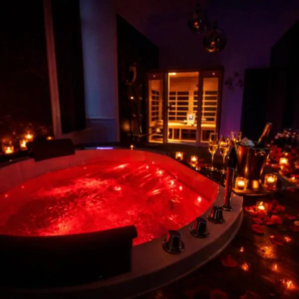 SUITE KASSIOPEE, romantisme, balnéo, sauna, hotel i Quimperlé