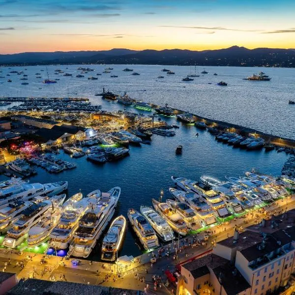 Rare ! St-Tropez Port Quai d'Honneur, Terrace Sea View, hotel u Sen Tropeu
