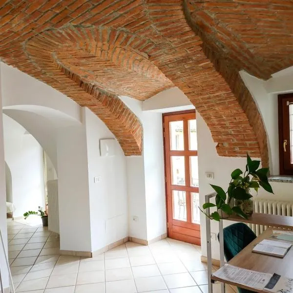 Dimora 5 laghi -A due passi dal Lago Sirio, hotell i Ivrea