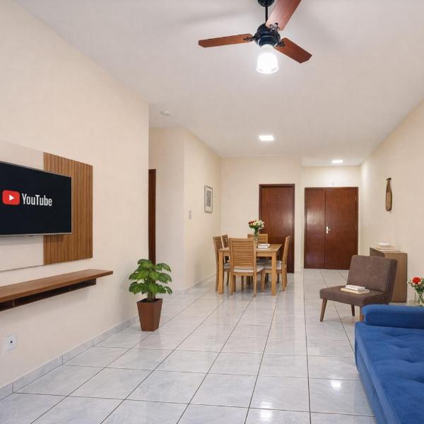 Apto completo espaçoso e térreo no Centro com 2 Quartos Casal ArCond WiFi 400M Home Office Cozinha Maq Lavar e Garagem em Dourados