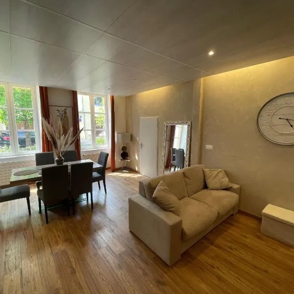 Duplex cosy -6 pers -Centre Historique, hotel in Paray-le-Monial