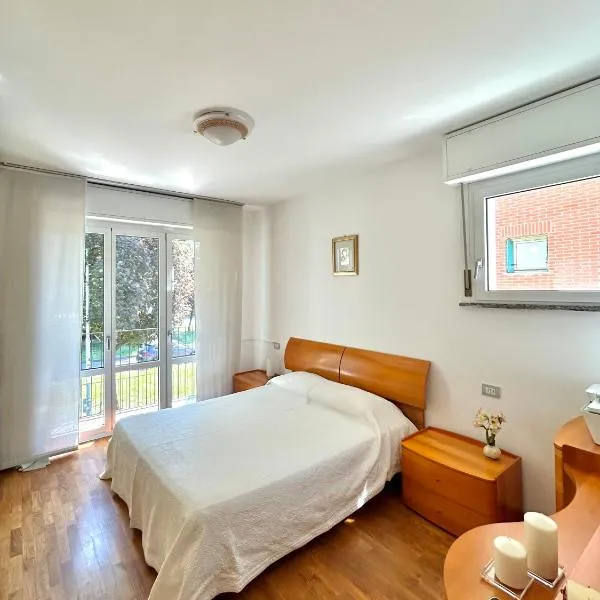 Camera Matrimoniale con Bagno Privato - Milano Bollate, hotelli kohteessa Bollate