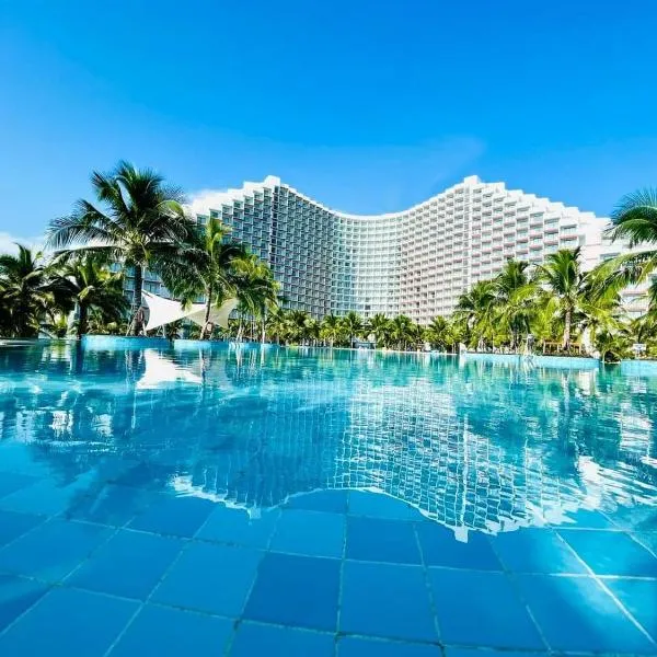 Eden House in The Empyrean Cam Ranh Beach resort, hotel u gradu Miếu Ông